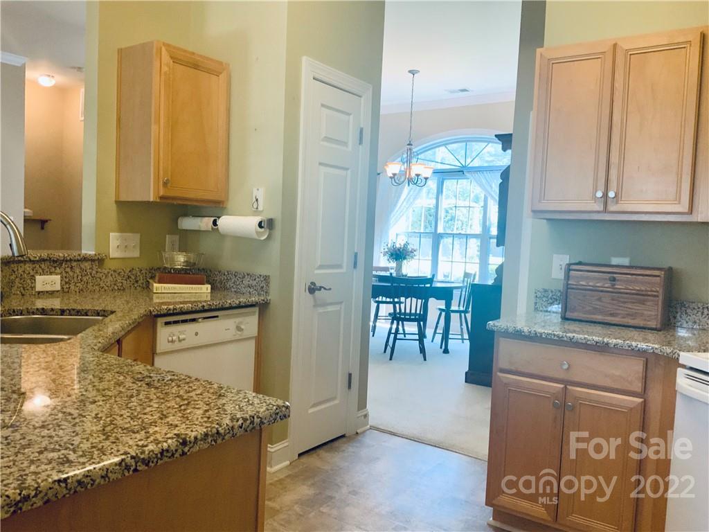 8715 Hambright Road Huntersville, NC 28078 - Photo 17 of 40 Gallery Image 17