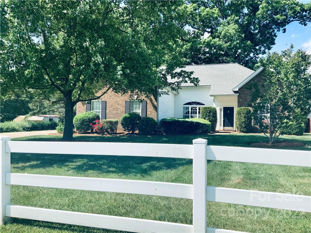 8715 Hambright Road Huntersville, NC 28078 - Photo 3 of 40 Gallery Image 3