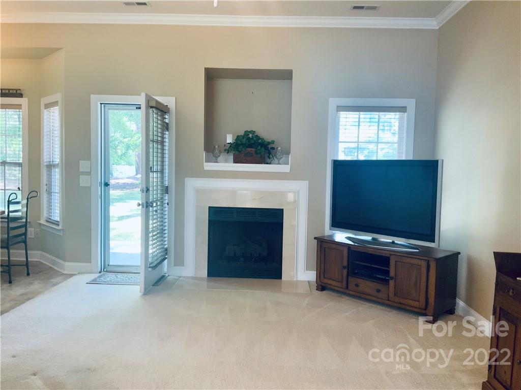 8715 Hambright Road Huntersville, NC 28078 - Photo 6 of 40 Gallery Image 6