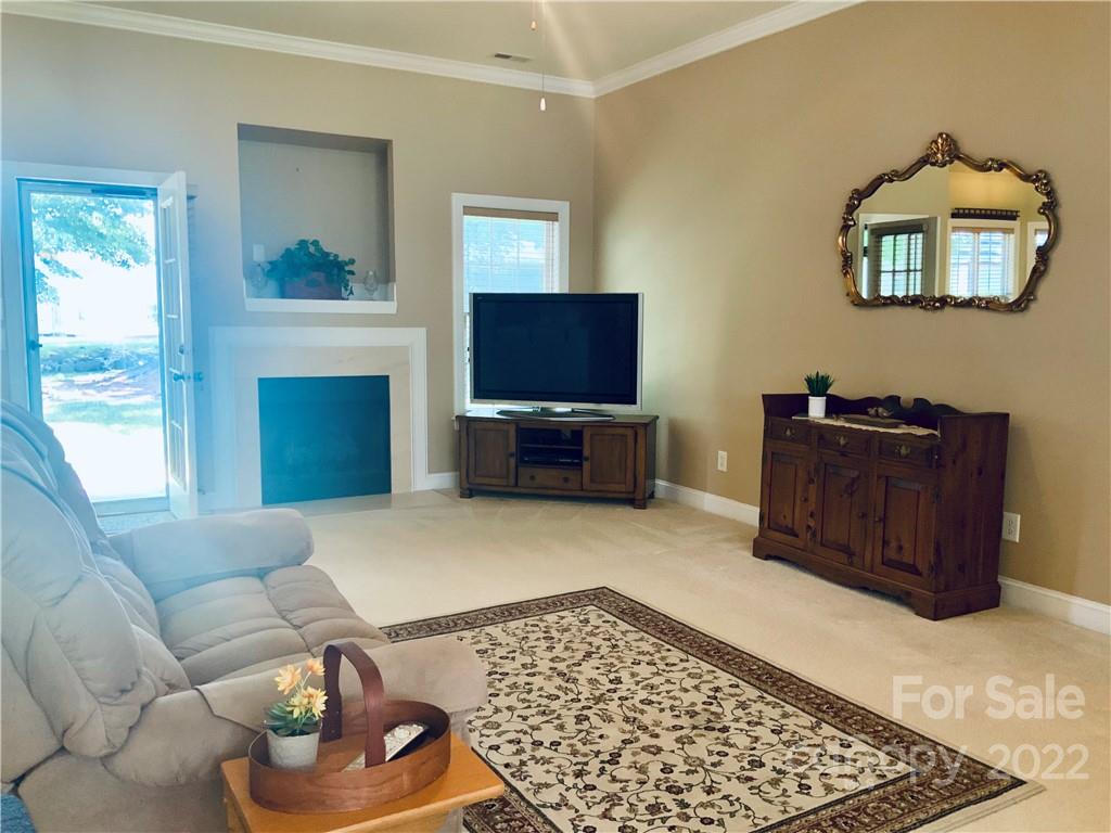 8715 Hambright Road Huntersville, NC 28078 - Photo 8 of 40 Gallery Image 8