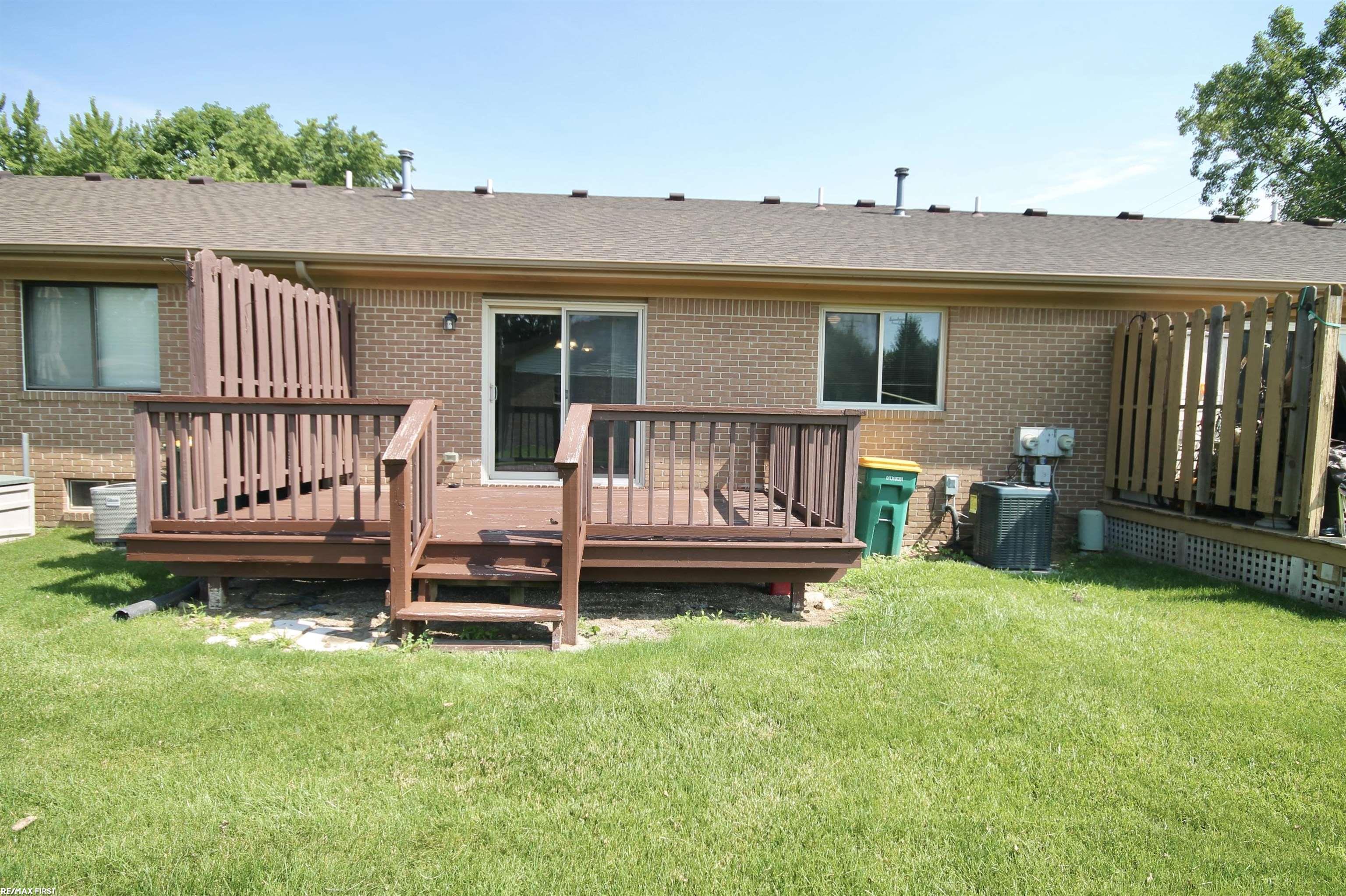 342 Fairgrove Street Romeo, MI 48065 - Photo 21 of 28 50201024-78b80776-843c-4429-9383-4648a13f88aa.JPG
