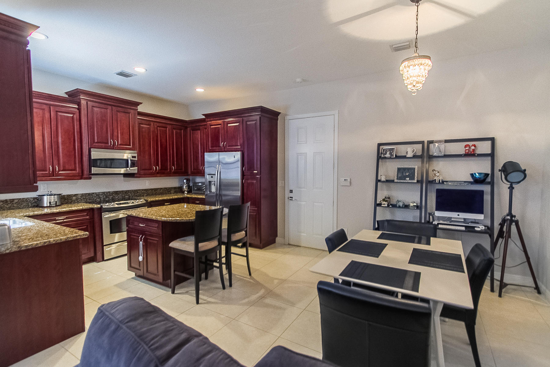 8280 Northwest 9th Avenue Boca Raton, FL 33487 - Photo 7 of 25 Pan-8