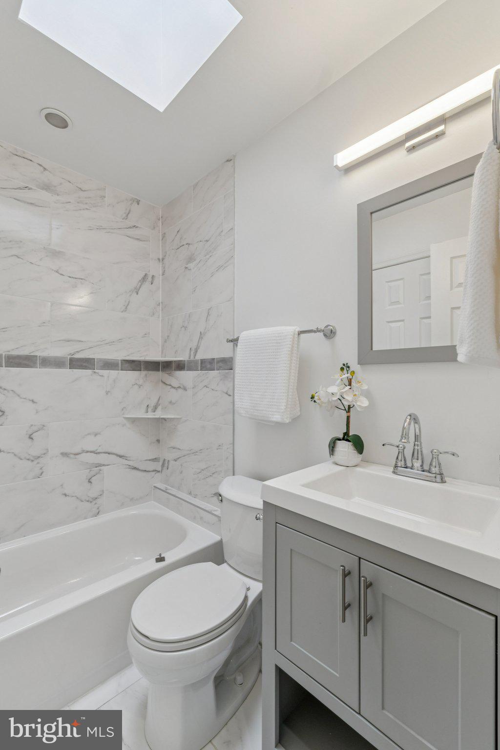 5629 8th Street Northwest Washington, DC 20011 - Photo 18 of 27 Full bath