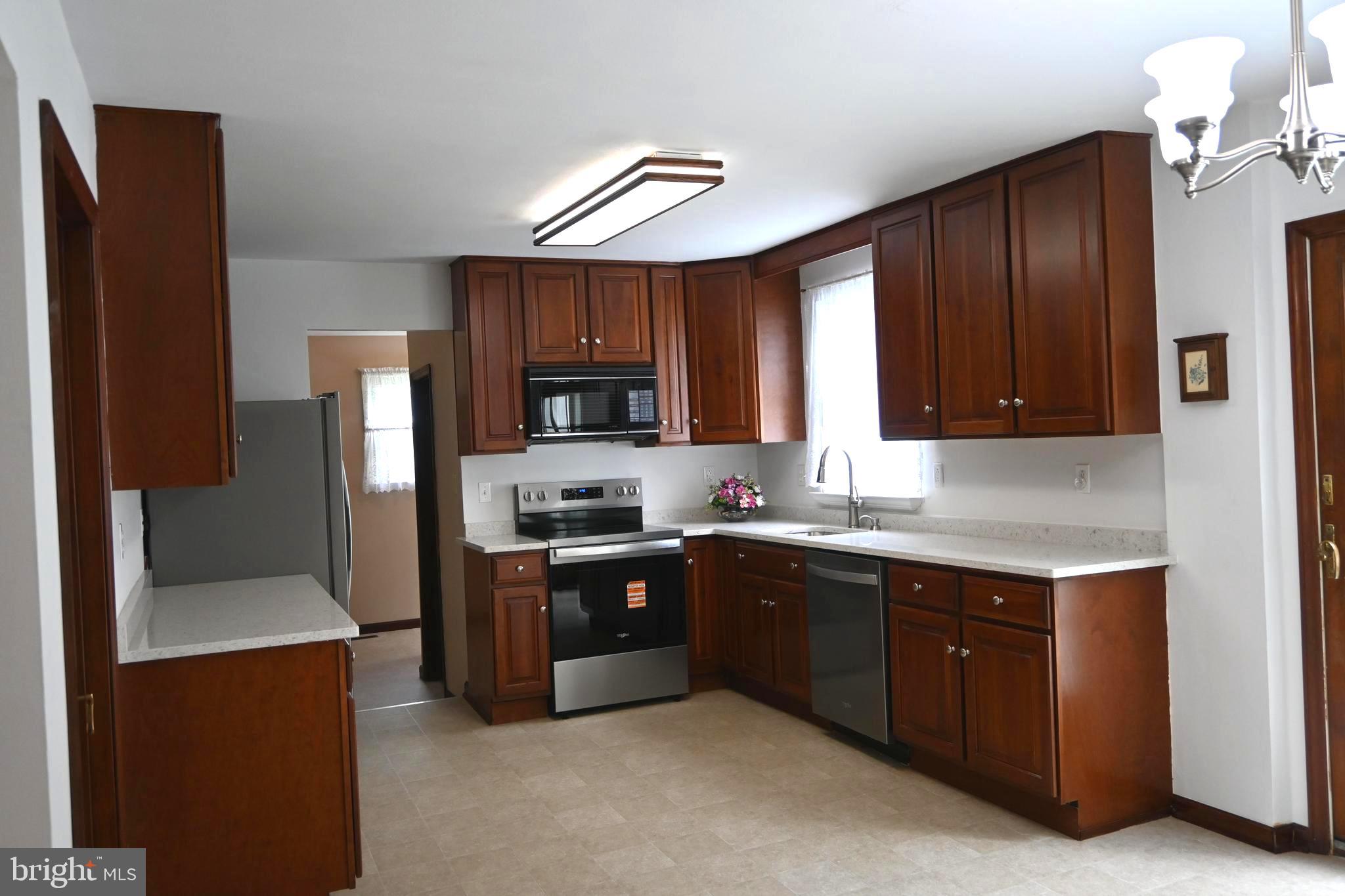 107 Anita Drive Newark, DE 19713 - Photo 7 of 36