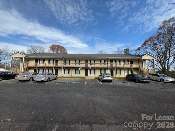 $1,099 | 320 Hamilton Drive Northeast, Concord, NC 28025