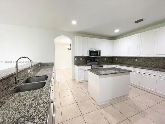 $5,200 | 7636 Southwest 193rd Lane, Cutler Bay, FL 33157