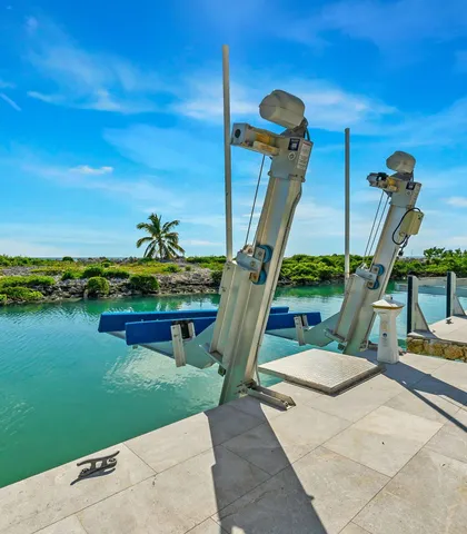 $5,250,000 | 210 West Seaview Circle, Marathon, FL 33050