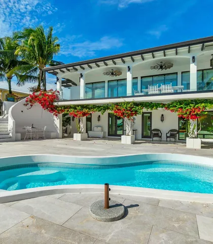 $5,250,000 | 210 West Seaview Circle, Marathon, FL 33050