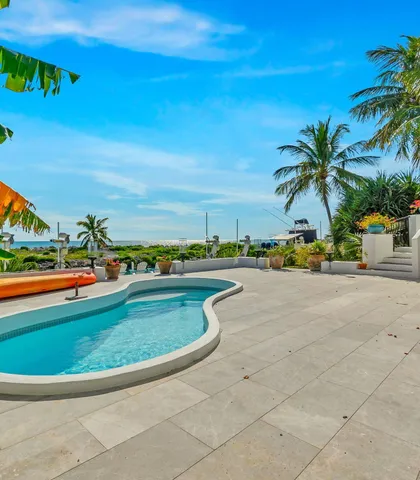 $5,250,000 | 210 West Seaview Circle, Marathon, FL 33050