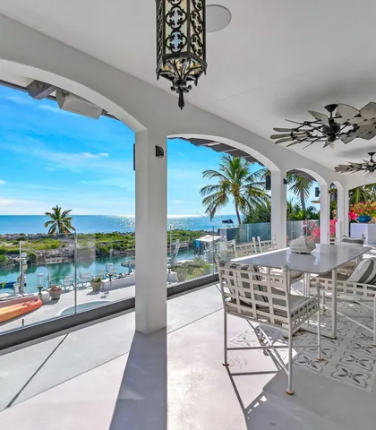 $5,250,000 | 210 West Seaview Circle, Marathon, FL 33050