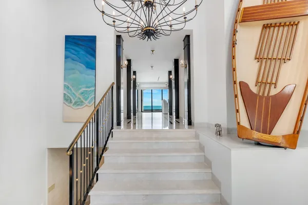 $5,250,000 | 210 West Seaview Circle, Marathon, FL 33050