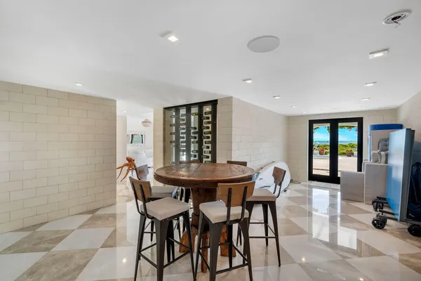 $5,250,000 | 210 West Seaview Circle, Marathon, FL 33050