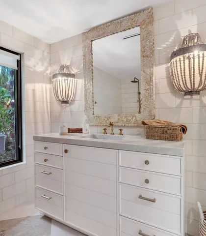 $5,250,000 | 210 West Seaview Circle, Marathon, FL 33050