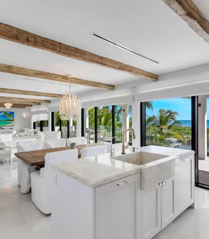 $5,250,000 | 210 West Seaview Circle, Marathon, FL 33050