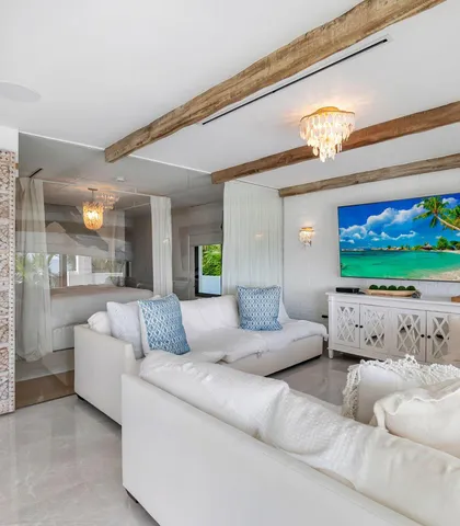 $5,250,000 | 210 West Seaview Circle, Marathon, FL 33050