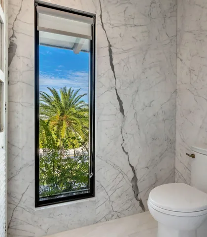 $5,250,000 | 210 West Seaview Circle, Marathon, FL 33050