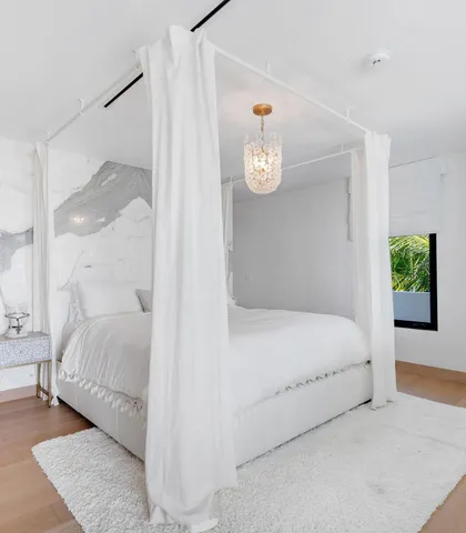 $5,250,000 | 210 West Seaview Circle, Marathon, FL 33050