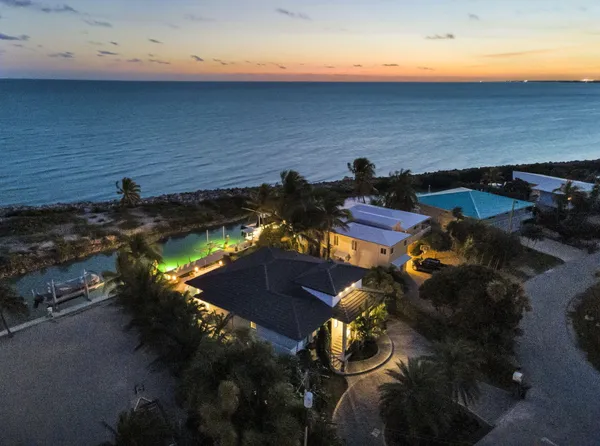 $5,250,000 | 210 West Seaview Circle, Marathon, FL 33050