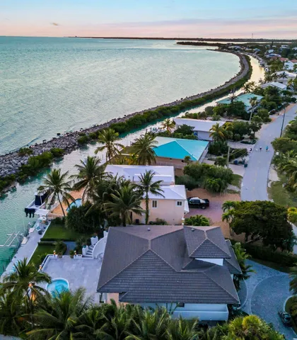 $5,250,000 | 210 West Seaview Circle, Marathon, FL 33050