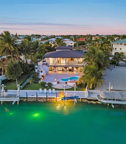 $5,250,000 | 210 West Seaview Circle, Marathon, FL 33050