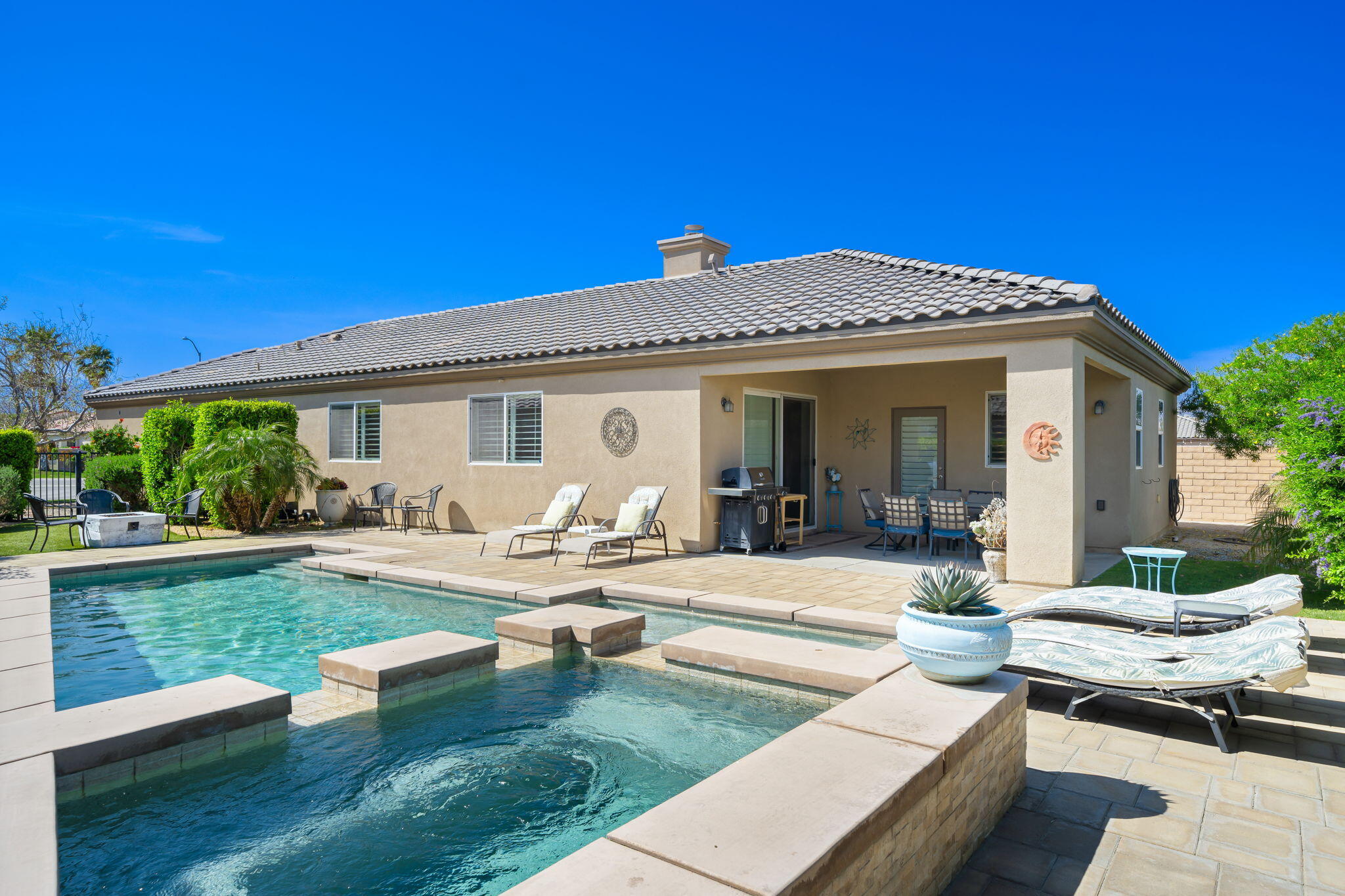 30-web-or-mls-JS_Devito_0425_OPMG_030