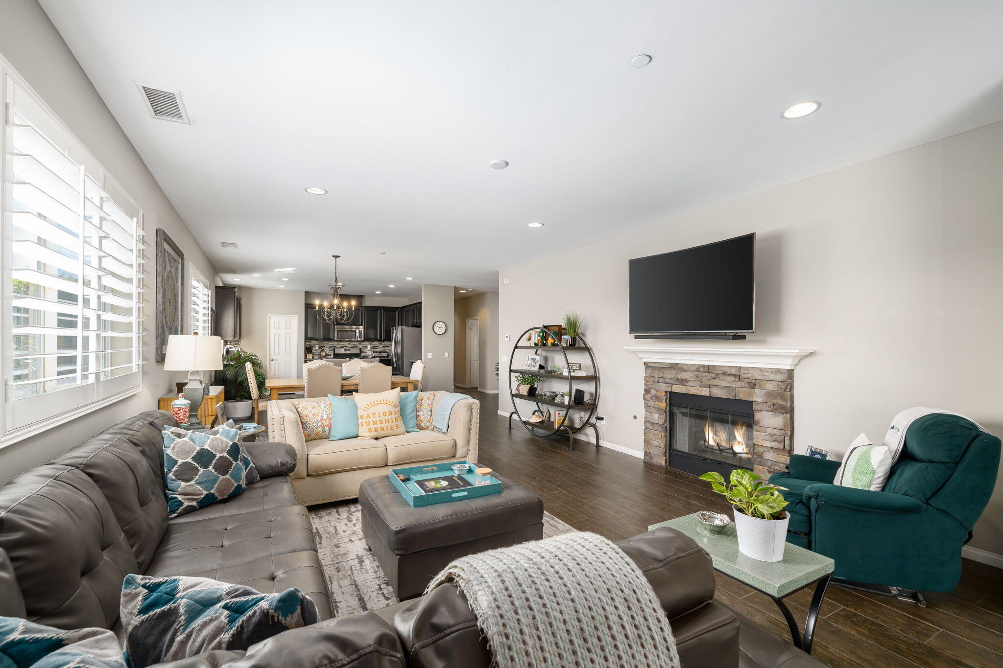 82280 DeVito Court Indio, CA 92201 - Photo 12 of 37 20-web-or-mls-JS_Devito_0425_OPMG_020