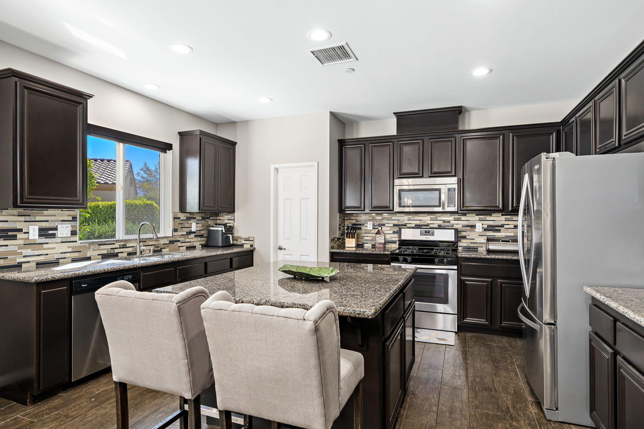 82280 DeVito Court Indio, CA 92201 - Photo 14 of 37 22-web-or-mls-JS_Devito_0425_OPMG_022