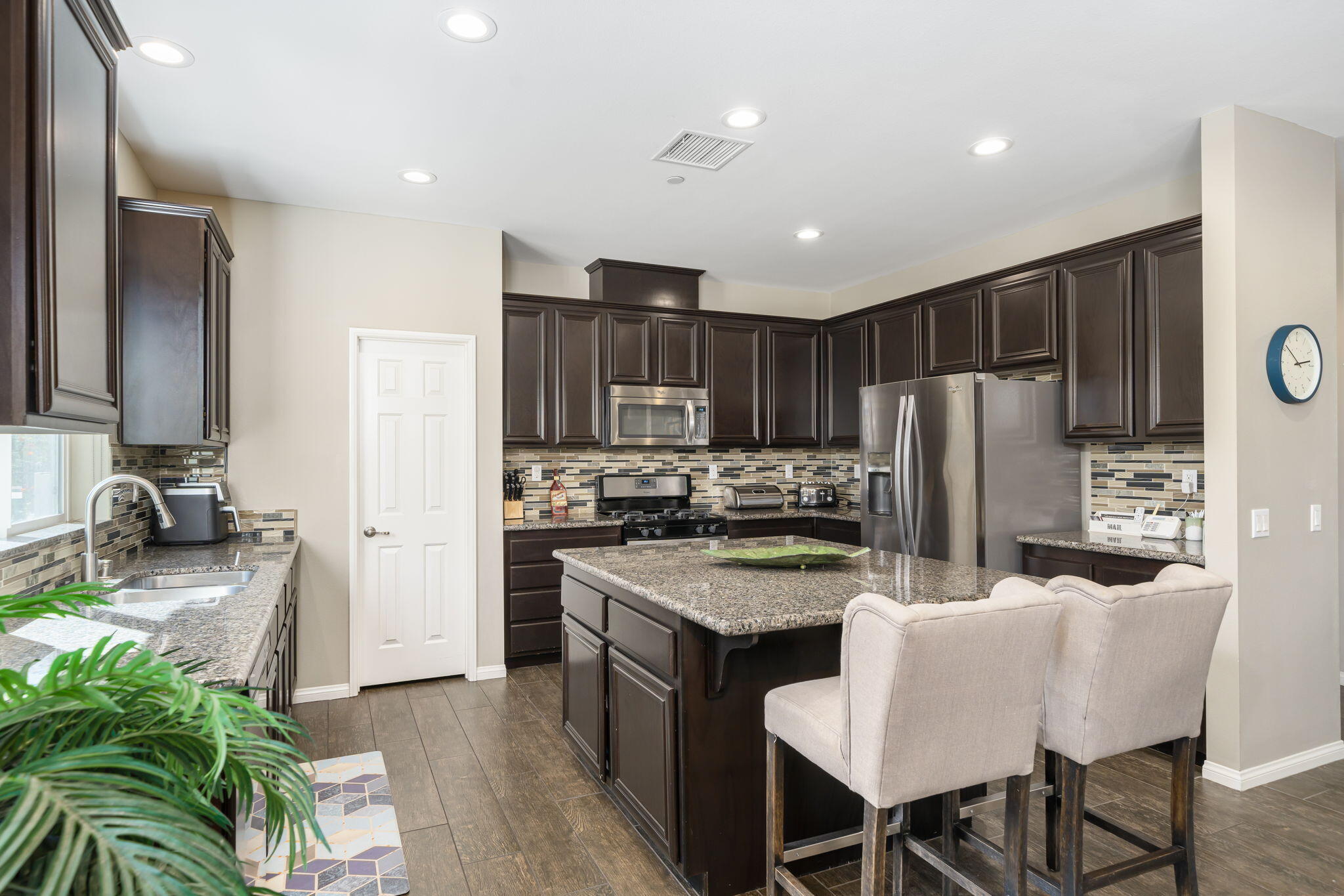 82280 DeVito Court Indio, CA 92201 - Photo 15 of 37 23-web-or-mls-JS_Devito_0425_OPMG_023