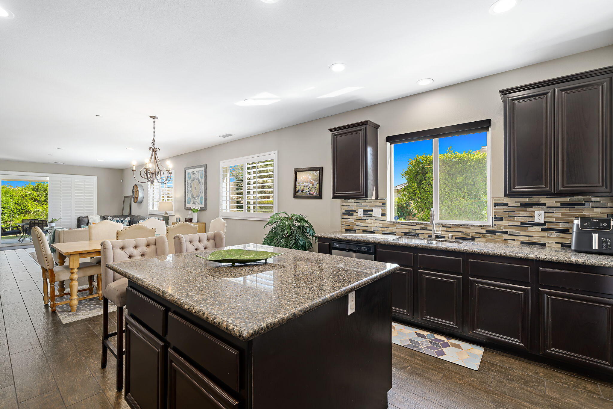 82280 DeVito Court Indio, CA 92201 - Photo 17 of 37 25-web-or-mls-JS_Devito_0425_OPMG_025