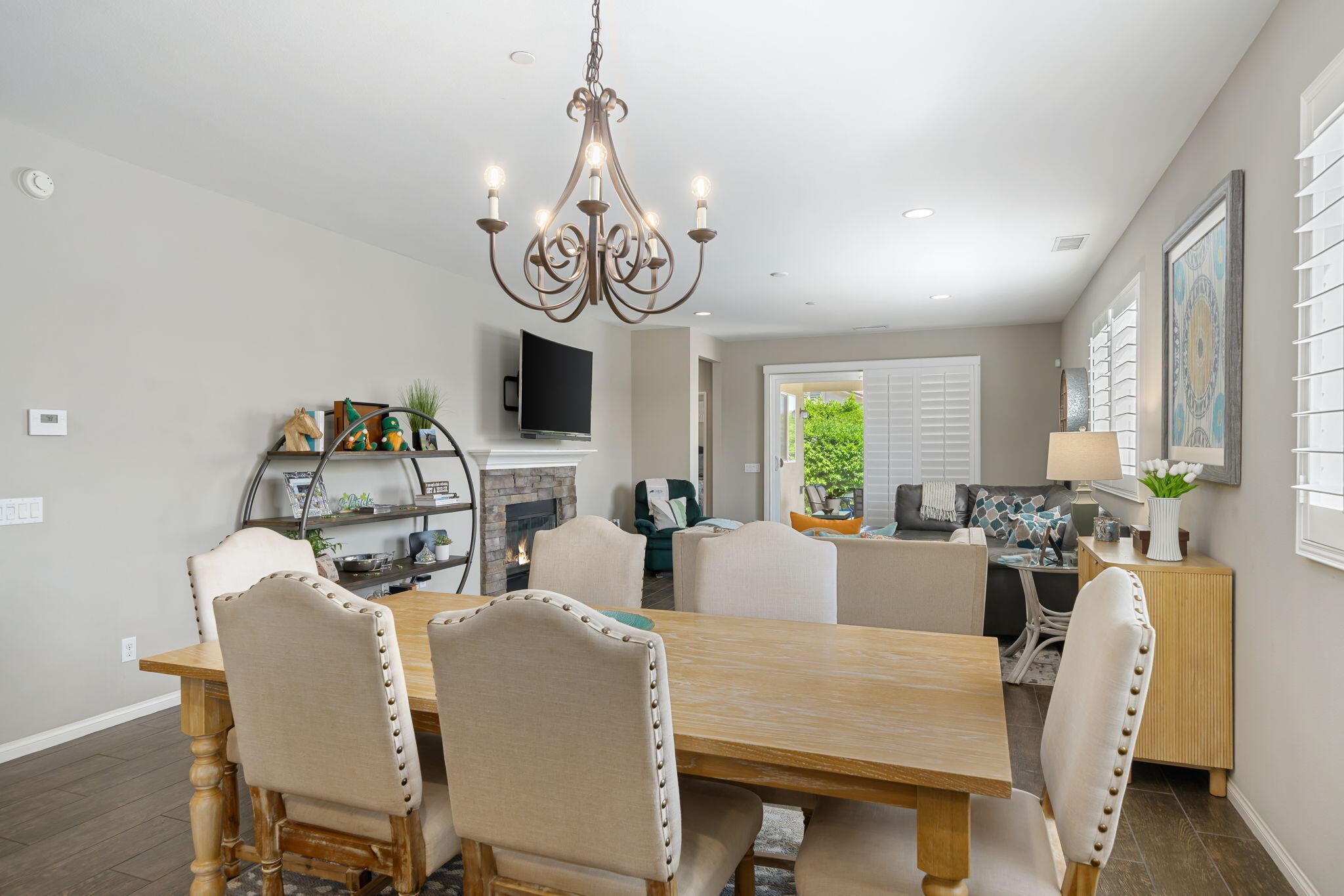 82280 DeVito Court Indio, CA 92201 - Photo 8 of 37 16-web-or-mls-JS_Devito_0425_OPMG_016