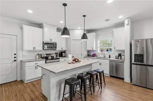 $645,000 | 608 Banks Street, College Station, TX 77840