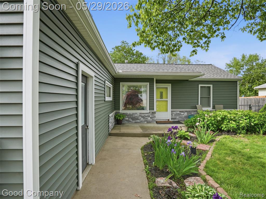 3441 Dunning Road Rochester Hills, MI 48309 - Photo 3 of 38 Gallery Image 3