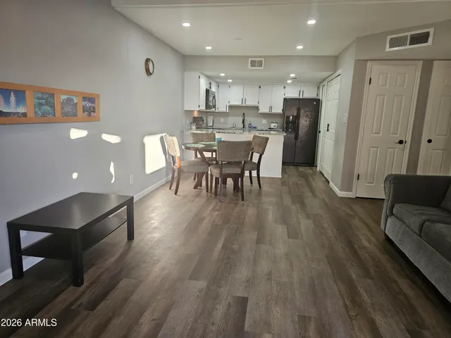 $3,000 | 2144 East Center Lane, Unit 3, Tempe, AZ 85281