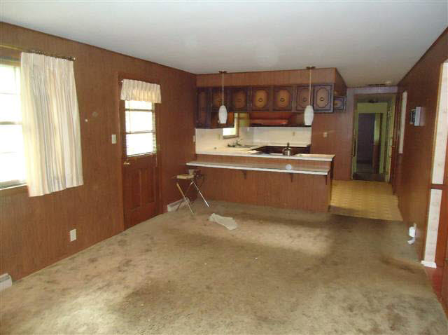 8600 West River Road Yorktown, IN 47396 - Photo 5 of 12 Gallery Image 5