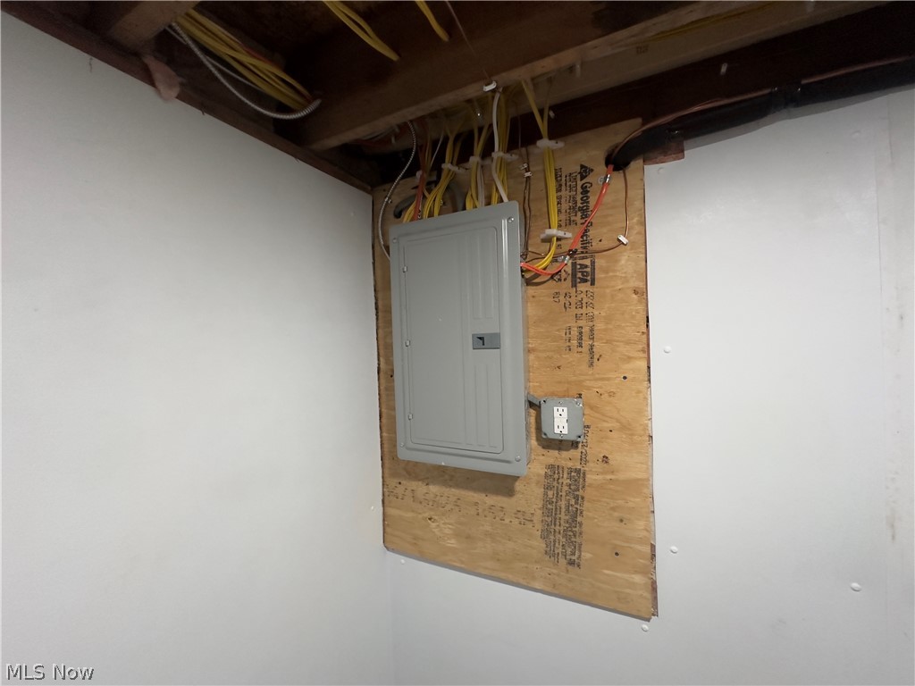 3655 Bainbridge Road Cleveland Heights, OH 44118 - Photo 20 of 43