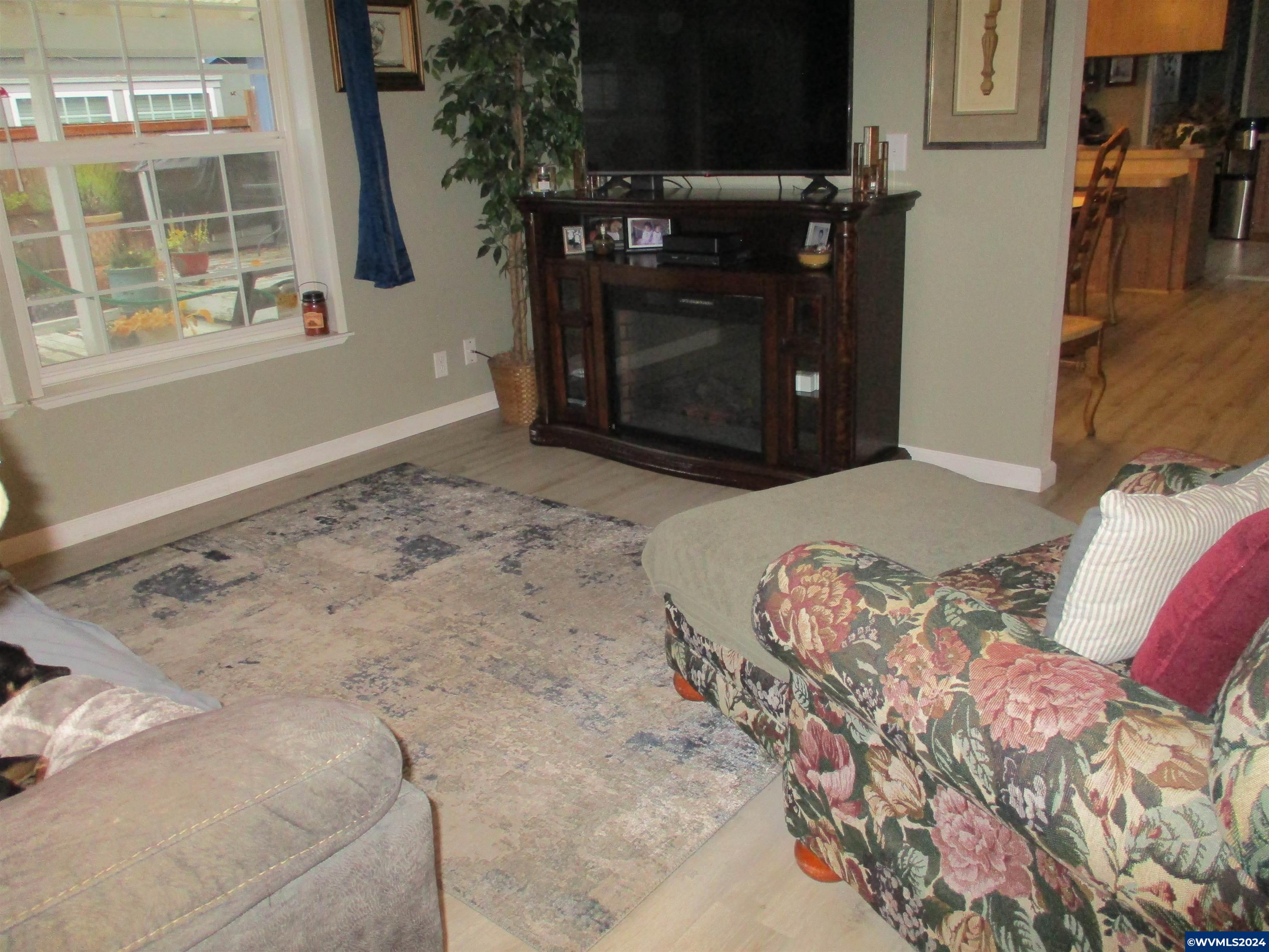 449 Rye Street, Unit 16 Woodburn, OR 97071 - Photo 8 of 19 Gallery Image 8