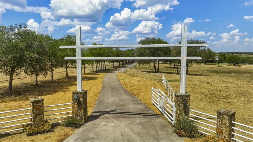 11918 Riek Road Krum, TX 76249 - Photo 1 of 39 Gallery Image 1