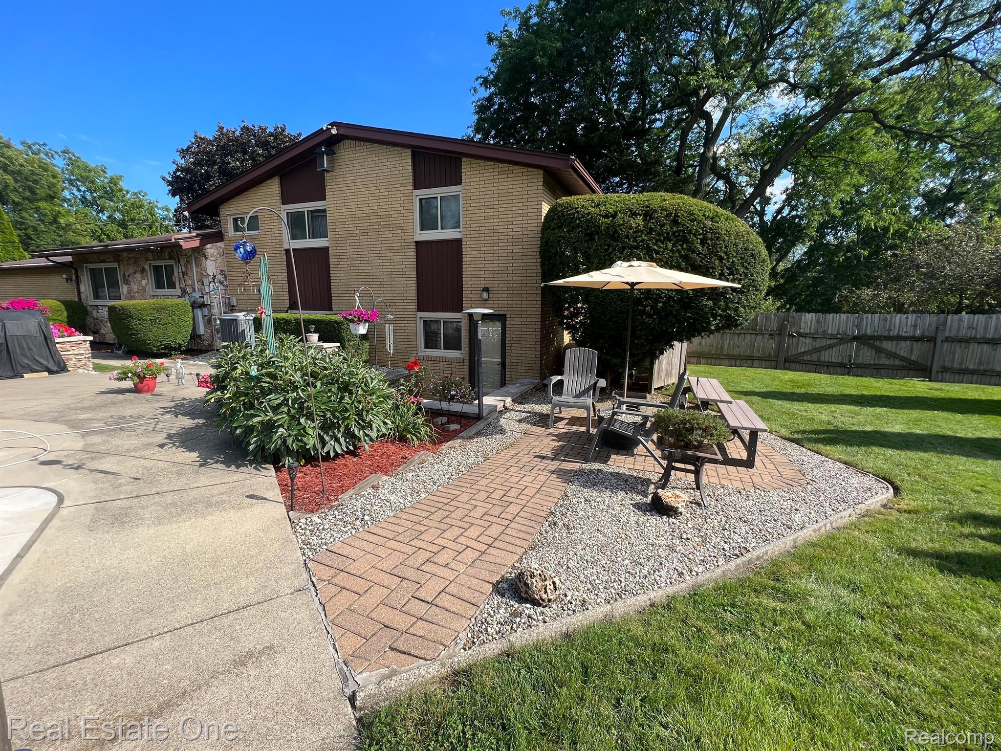 2822 West Tienken Road Rochester, MI 48306 - Photo 5 of 16 Gallery Image 5