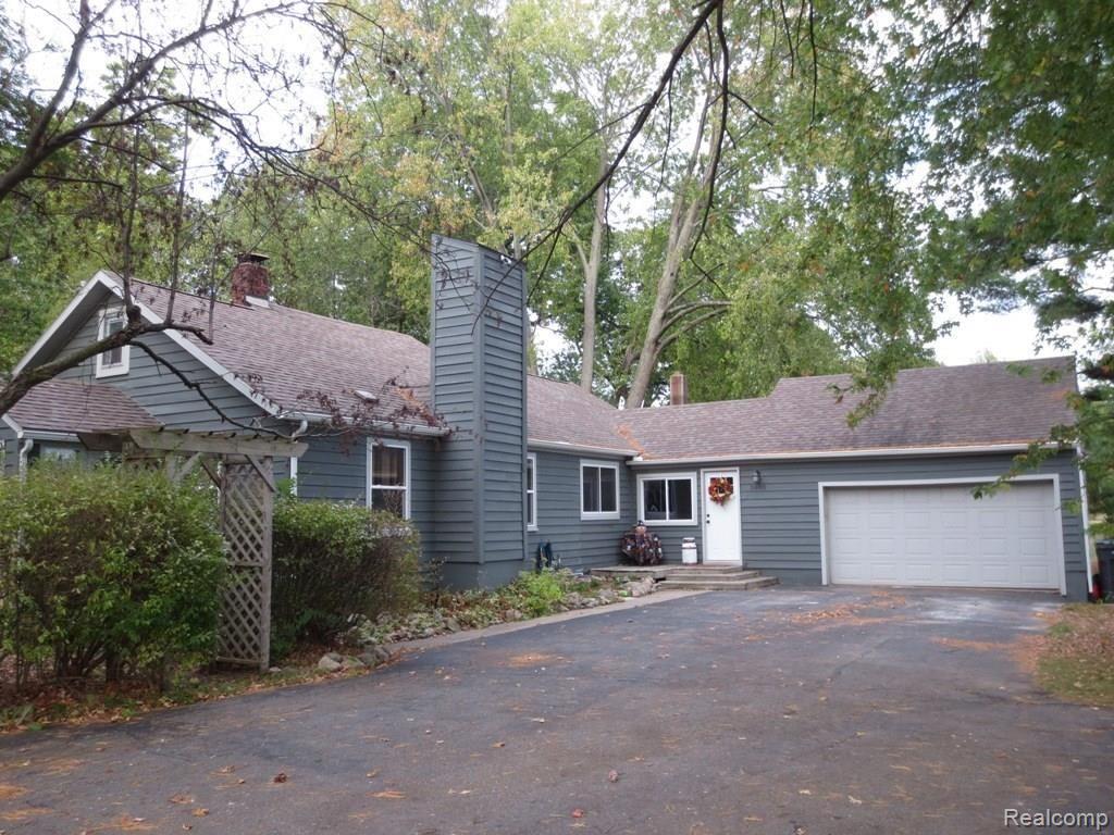 3892 Latson Road Howell, MI 48855 - Photo 1 of 34 Latson 3892 058.JPG