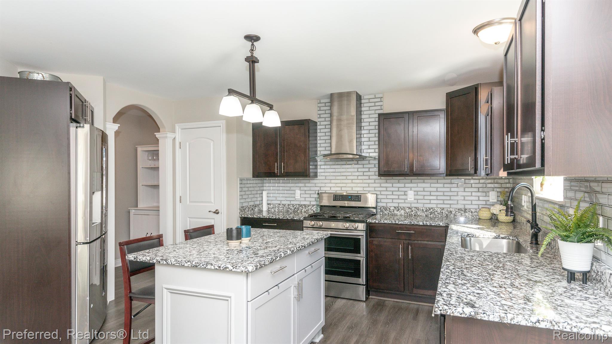 42955 Colonial Road Belleville, MI 48111 - Photo 5 of 47 Gallery Image 5