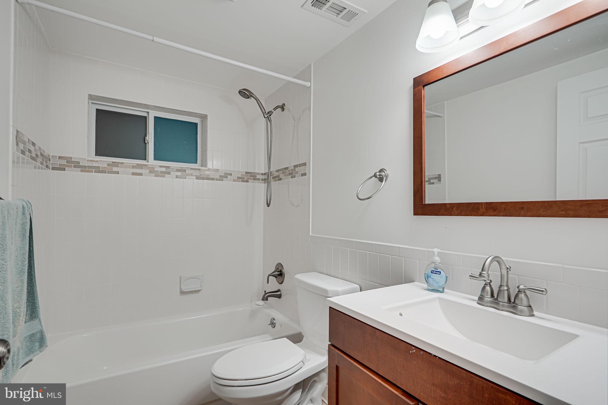 6641 Kerns Road Falls Church, VA 22042 - Photo 19 of 36 2 Full Updated Baths