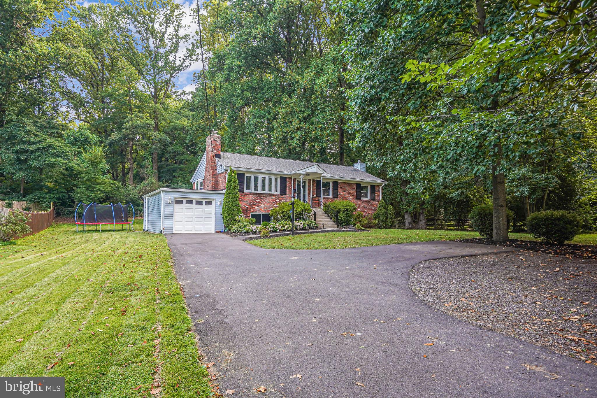 6641 Kerns Road Falls Church, VA 22042 - Photo 2 of 36 4-5 car driveway & 1 car garage