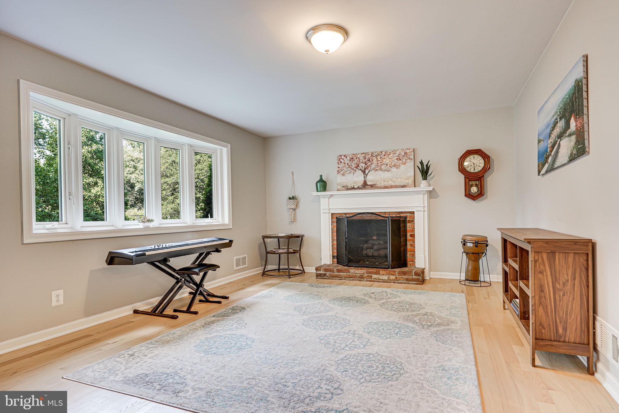 6641 Kerns Road Falls Church, VA 22042 - Photo 6 of 36 Front room