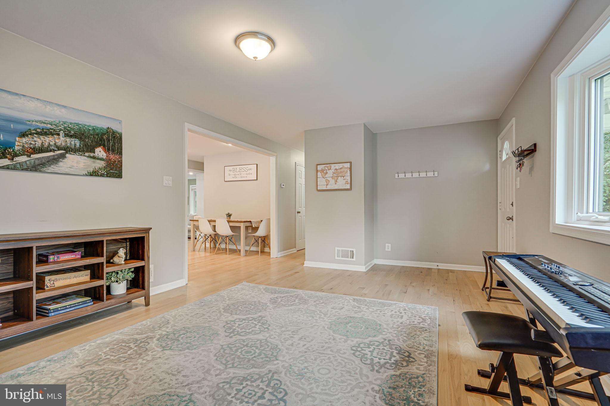 6641 Kerns Road Falls Church, VA 22042 - Photo 7 of 36 Front Room