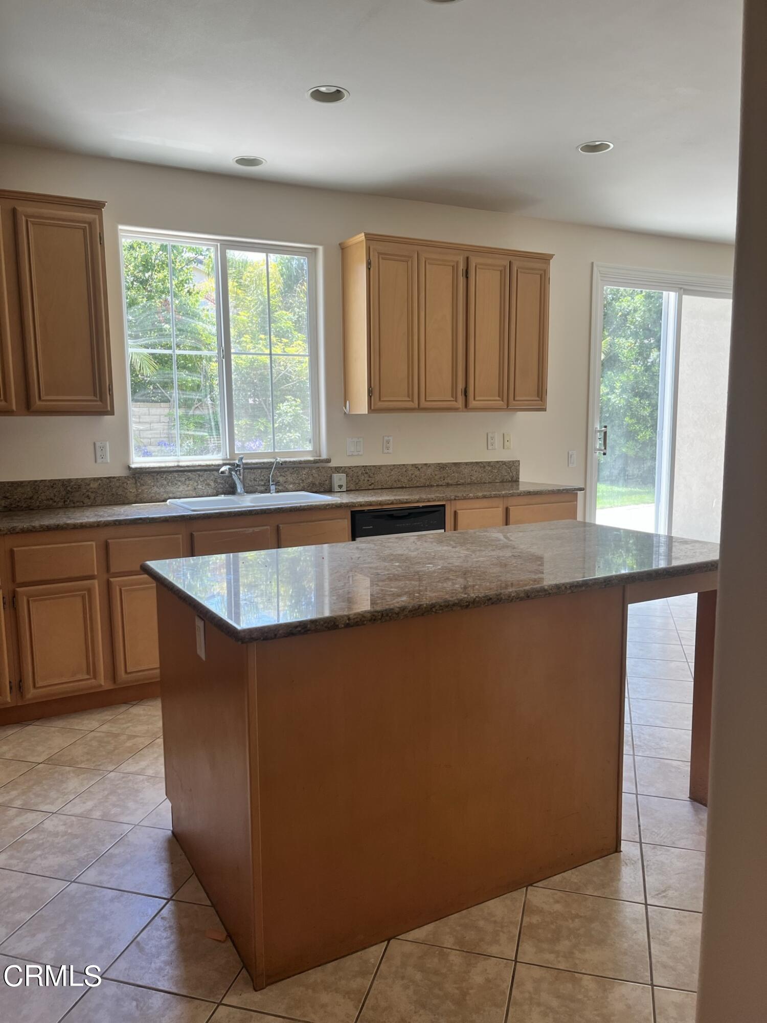 3442 Brookwood Lane Oxnard, CA 93036 - Photo 27 of 27 Kitchen