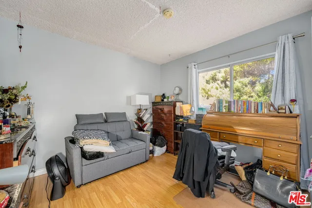 $999,000 | 91 West Gainsborough Road, Thousand Oaks, CA 91360