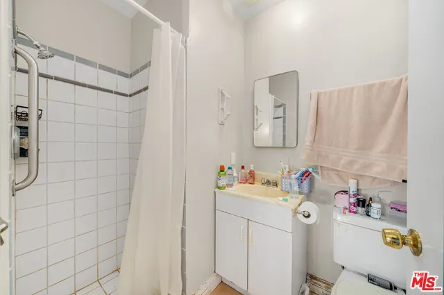 $999,000 | 91 West Gainsborough Road, Thousand Oaks, CA 91360