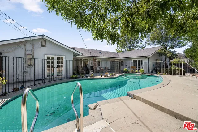 $999,000 | 91 West Gainsborough Road, Thousand Oaks, CA 91360