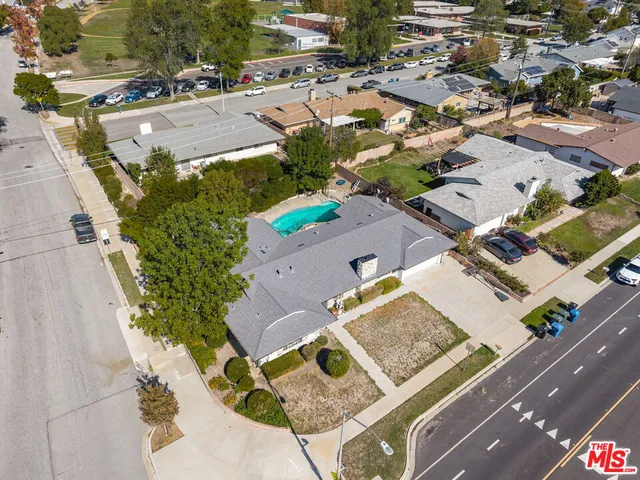 $999,000 | 91 West Gainsborough Road, Thousand Oaks, CA 91360