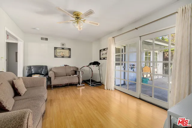 $999,000 | 91 West Gainsborough Road, Thousand Oaks, CA 91360